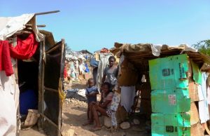 RaYosX: RD, una carpa llena de refugiados