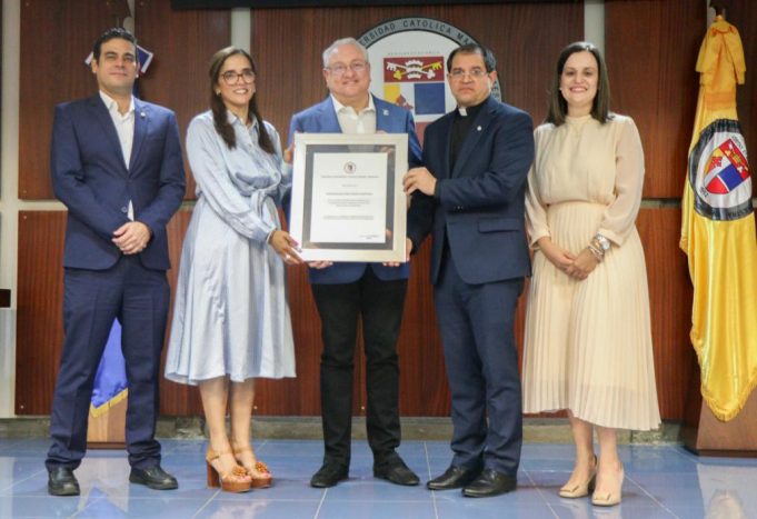 Acuerdo a beneficia a más de mil estudiantes