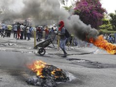 Asaltos combinados a edificios gubernamentales en Haití