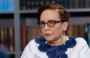 Intolerancia de la Procuradora… Amaneciendo