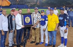 Los Hidalgos y Antifludes ganan en apertura softbol vendedores farmacéuticos