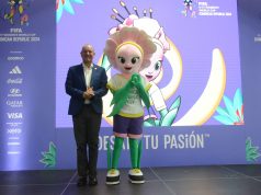 Santiago recibe la mascota del Mundial Femenino Sub-17
