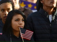 Latinos con títulos universitarios crecen en EE.UU.