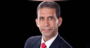 Economista advierte subsidios a combustibles elevan costo fiscal