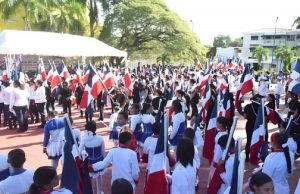 Desfilan por 180 años primera Constitución Dominicana