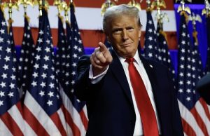 El Rey Trump está desnudo, suplicando alto al fuego