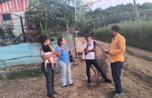 Diputada solicita asfaltado y bacheo calles de Santiago