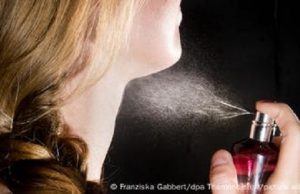 Científicos cuestionan seguridad de los perfumes