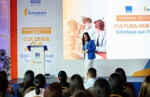 Experta recomienda humanizar la estrategia empresarial