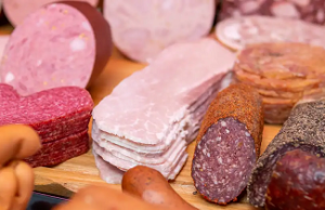 Estudio: carne roja procesada aumenta riesgo de demencia