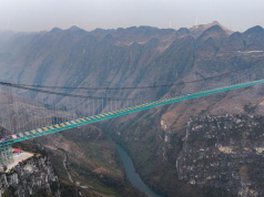 China construye puente más alto del mundo