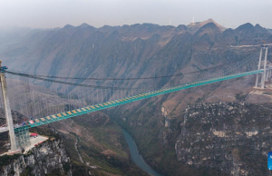China construye puente más alto del mundo