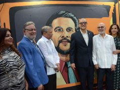 Alcaldía de Santiago develiza mural y distingue a José Guillermo Sued
