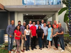 ALS se reúne con miembros de Sabana Iglesia