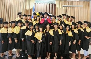Escuela Bene Dicere gradua a 30 nuevos profesionales