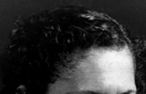 Poema: «Una mujer está sola»… Miércoles de Poesía