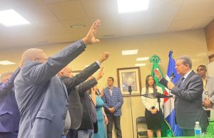 Leonel juramenta en la FP a dirigentes del PRM y el PLD en España