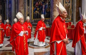 Cardenales cobran salarios de miles de dólares