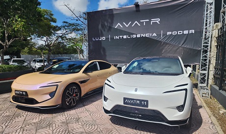 Exhibición de vehículos en la feria de Anadive