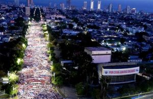 Gran desfile por el 1 de mayo en Cuba
