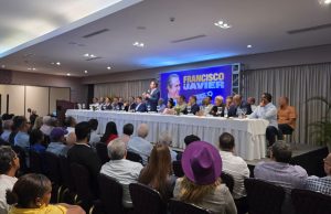 Francisco Javier se reúne con dirigentes del PLD en GSD y Monte Plata