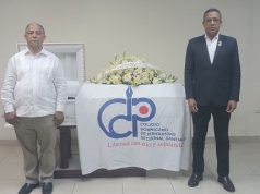 CDP rinde guardia de honor a colega fallecido