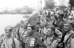 China insta a defender la paz