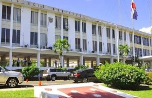 Alcaldía de Santiago: Gestión mediática y oposición silente