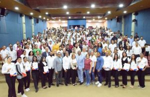 MESCyT entrega becas nacionales en la UASD Recinto Santiago