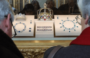 Ladrones roban ocho objetos del Louvre