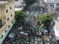 Clamor en la calle y mordaza institucional