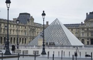 Otro escándalo en Museo el Louvre