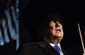 Entró en vigor arancel global de Trump del 10 %