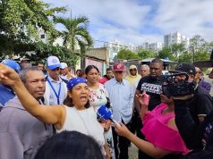 Comunitarios protestan por terminación obras en barrios de Santiago