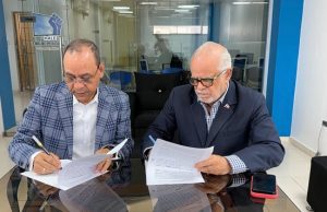 Empresario Ruben Polanco y periodista Fernando Peña firman acuerdo mediático