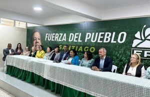 FP en Santiago cuestiona distancia entre discurso oficial y realidad de la mujer