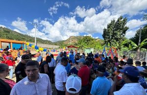 Rotarios y Carolina del Norte entregan viviendas y parque infantil en Jacagua