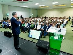 Leonel Fernández encabeza asambleas en San Cristóbal y Santiago