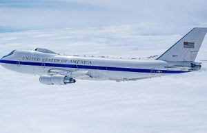 Según medios, EE.UU. despegó el «avión del fin del mundo»