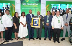 Cooperativistas reconocen trayectoria del senador Julito Fulcar