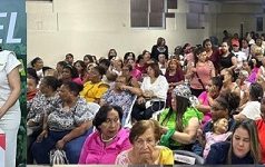 FP Santiago celebra a las madres con emotivo acto