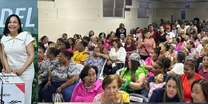 FP Santiago celebra a las madres con emotivo acto