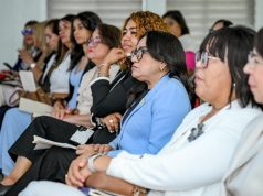 UNMUNDO impulsa liderazgo femenino con taller sobre gestión local en Santiago