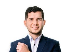 Dominicano se destaca en EU por reparación de crédito para la comunidad hispana