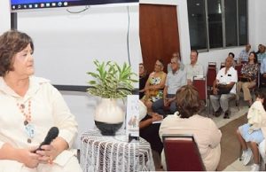 Milagros de Jesús de Féliz comparte su experiencia literaria en el Ateneo Amantes de la Luz