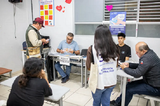 peru-conteo-votos-balotaje-foto-efe-1