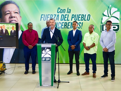 El titular de la secretaría, Hamlet Otáñez, en la Rueda de Prensa.
