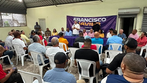 Fernando Rosa se dirigue a seguidores de Francisco Javier García.